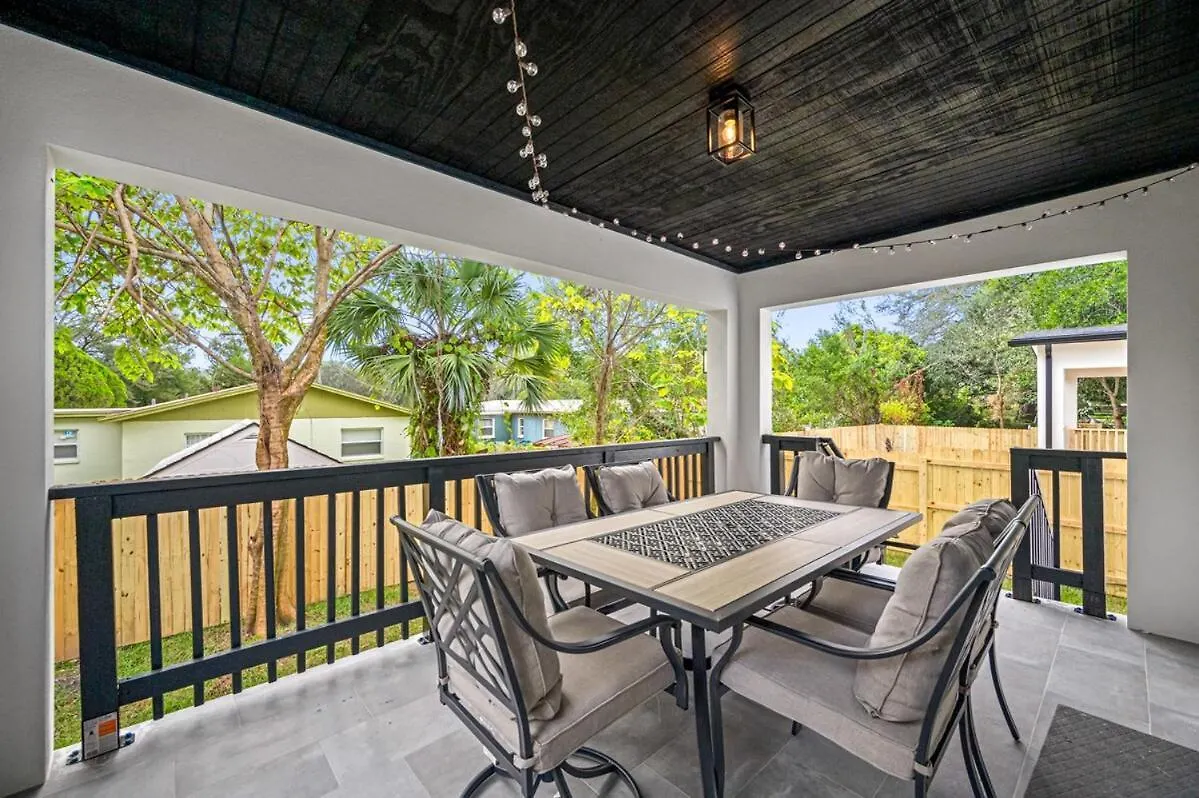 Luxury 3 Bdrm Home - Busch Gardens - Fairgrounds 坦帕 度假居