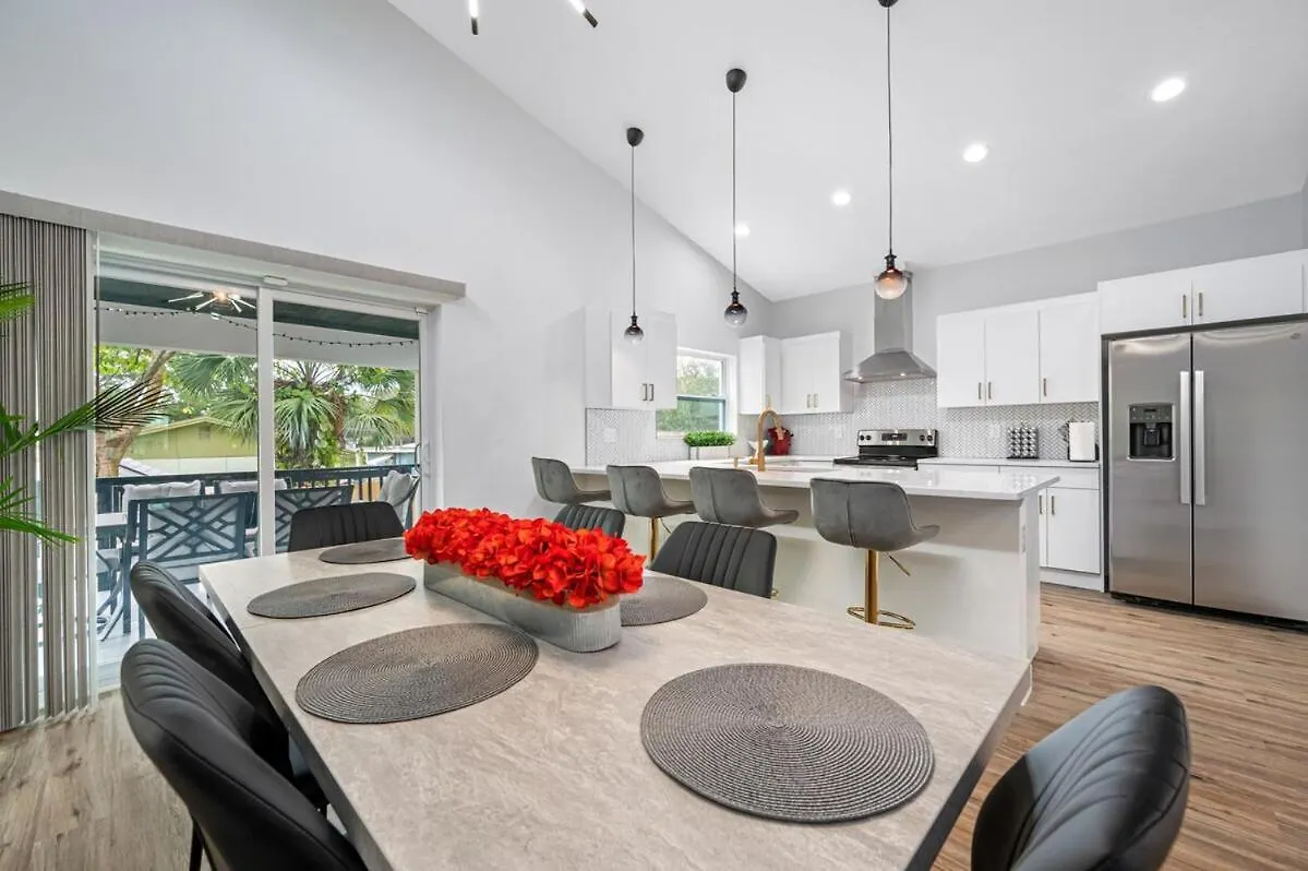 Luxury 3 Bdrm Home - Busch Gardens - Fairgrounds 坦帕 度假居