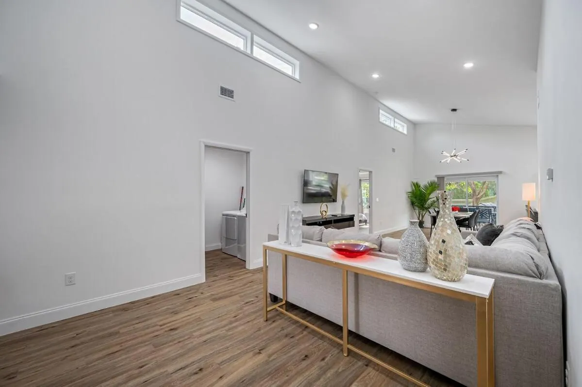 度假居 Luxury 3 Bdrm Home - Busch Gardens - Fairgrounds 坦帕