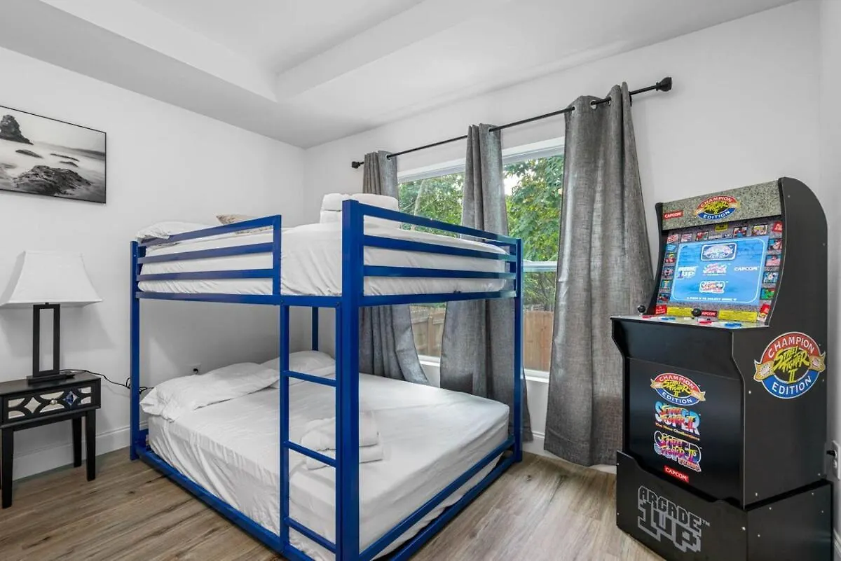 度假居 Luxury 3 Bdrm Home - Busch Gardens - Fairgrounds 坦帕
