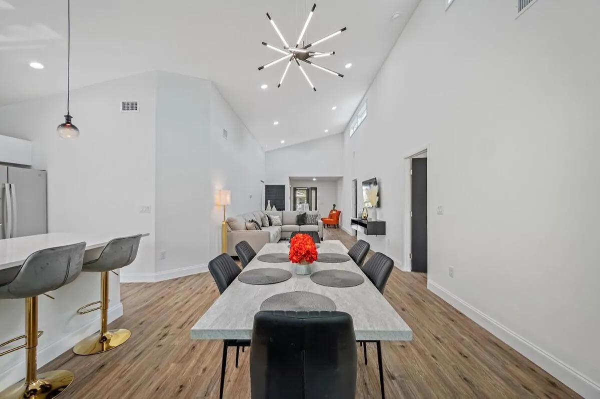 Luxury 3 Bdrm Home - Busch Gardens - Fairgrounds 坦帕 度假居