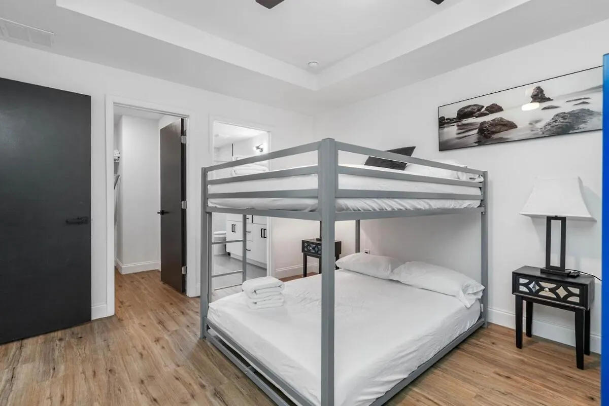 Luxury 3 Bdrm Home - Busch Gardens - Fairgrounds 坦帕 度假居