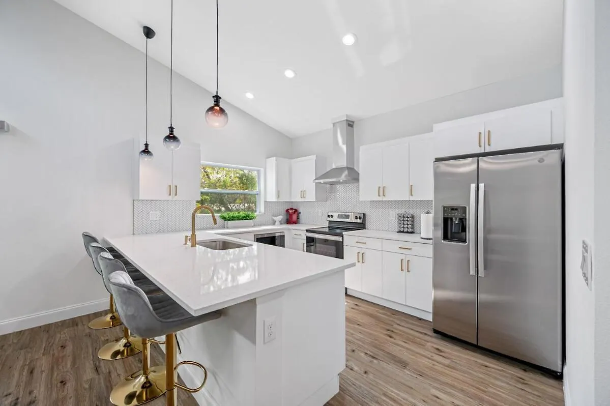 Luxury 3 Bdrm Home - Busch Gardens - Fairgrounds 坦帕 度假居